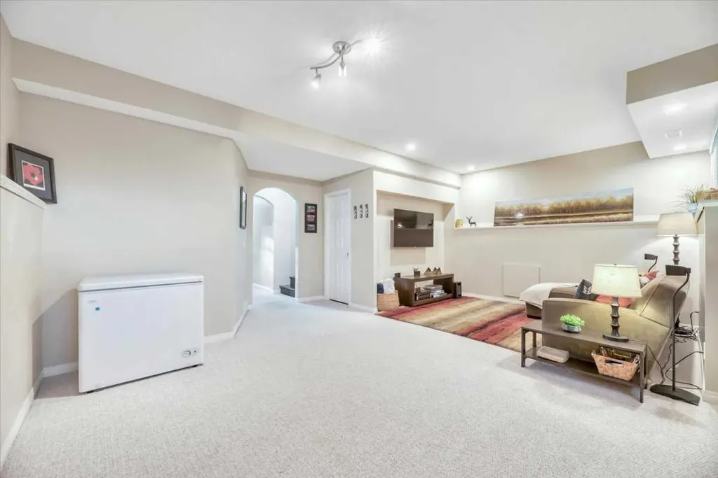 133 Copperfield Gardens SE Calgary AB T2Z4C2