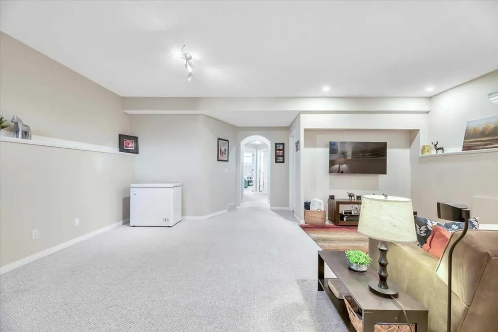 133 Copperfield Gardens SE Calgary AB T2Z4C2