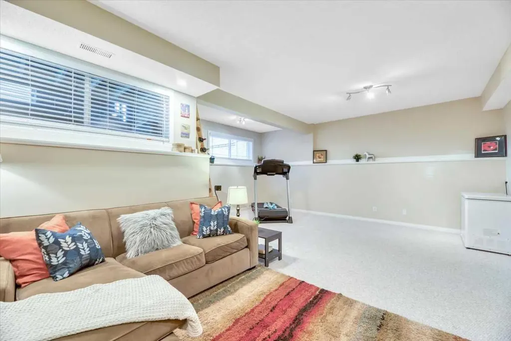 133 Copperfield Gardens SE Calgary AB T2Z4C2