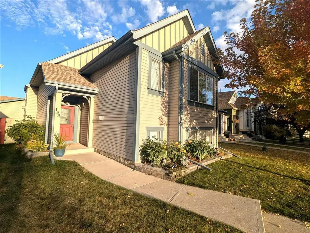 133 Copperfield Gardens SE Calgary AB T2Z4C2