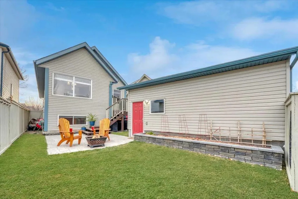 133 Copperfield Gardens SE Calgary AB T2Z4C2