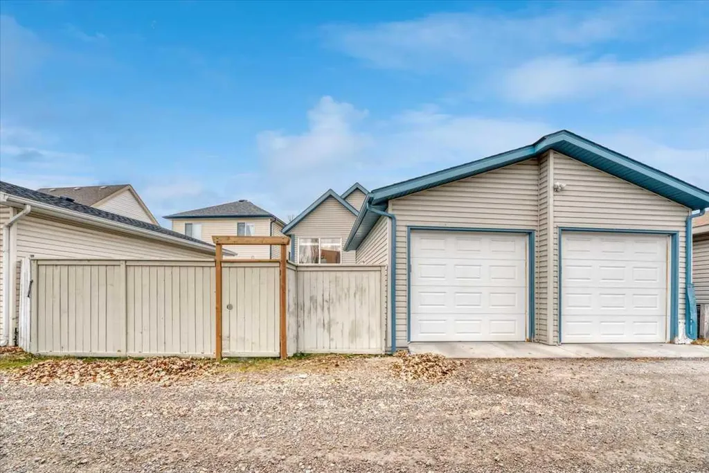 133 Copperfield Gardens SE Calgary AB T2Z4C2