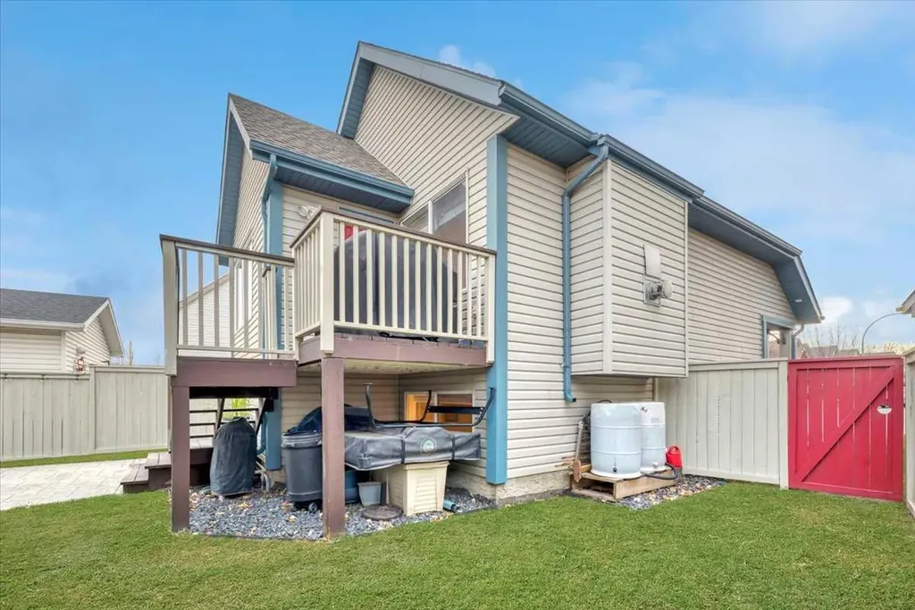 133 Copperfield Gardens SE Calgary AB T2Z4C2