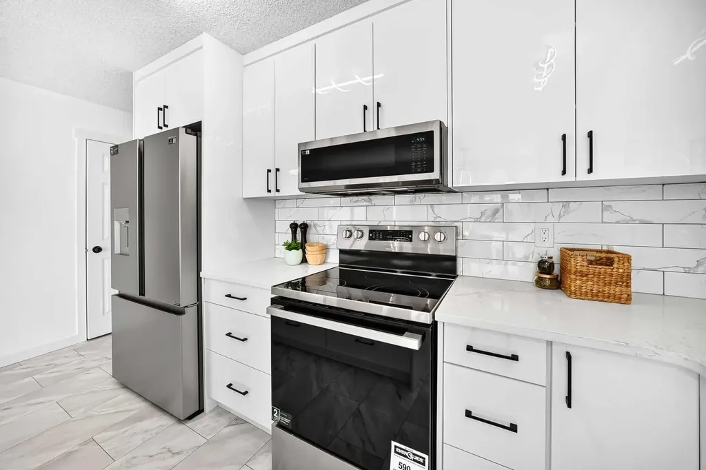 12634 Coventry Hills Way NE Calgary AB T3K 4R8