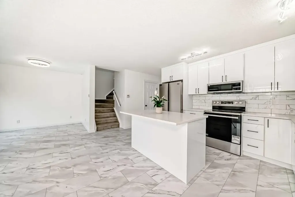 12634 Coventry Hills Way NE Calgary AB T3K 4R8