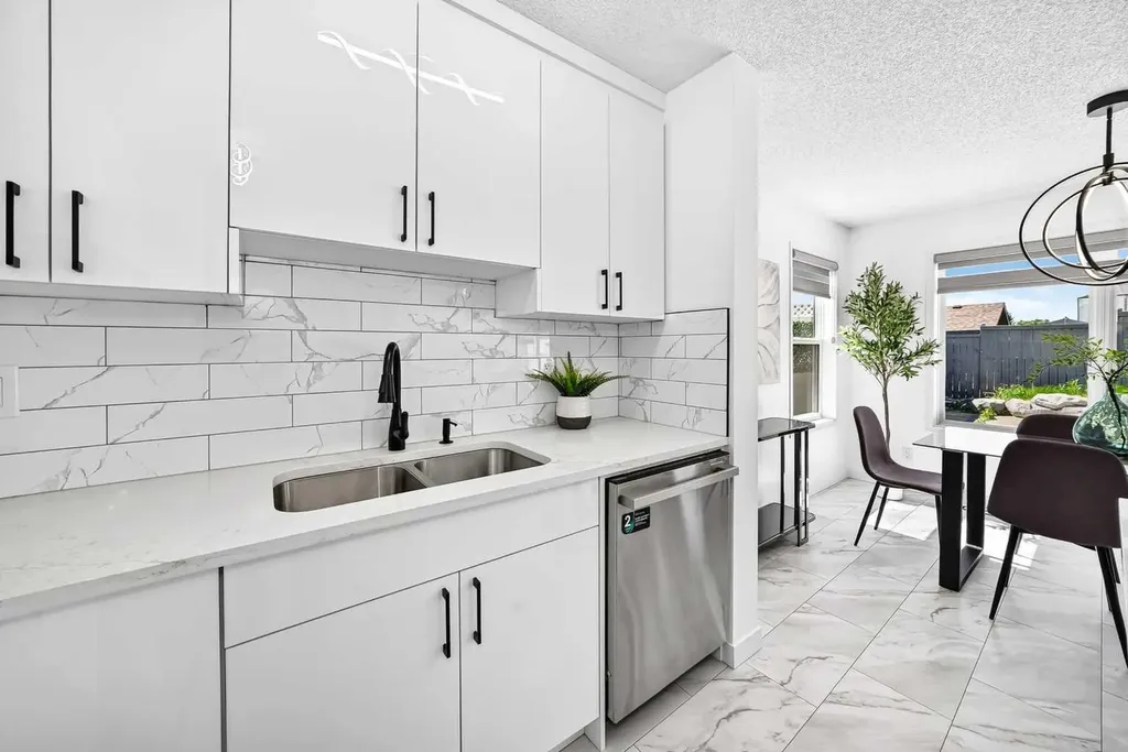 12634 Coventry Hills Way NE Calgary AB T3K 4R8
