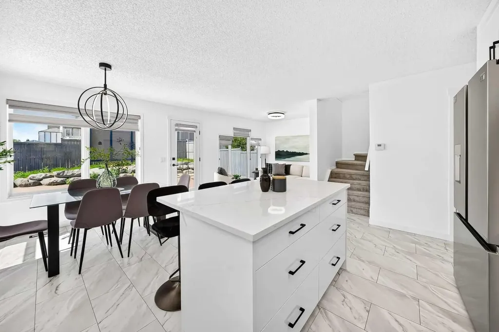 12634 Coventry Hills Way NE Calgary AB T3K 4R8
