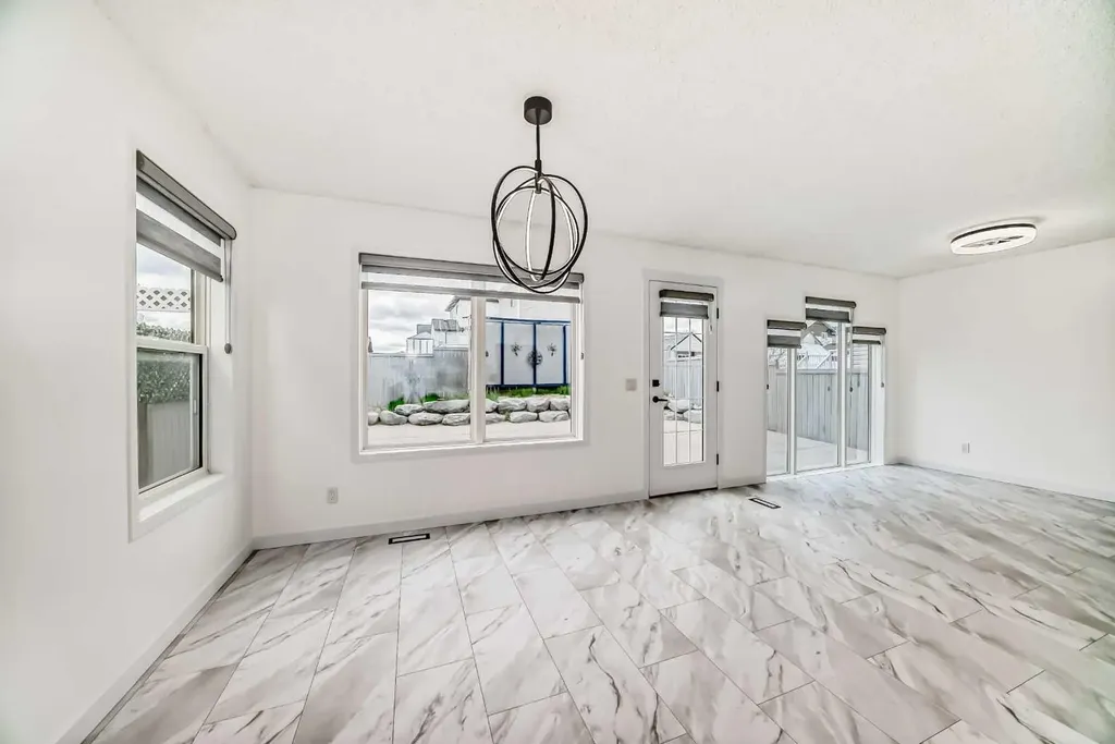 12634 Coventry Hills Way NE Calgary AB T3K 4R8