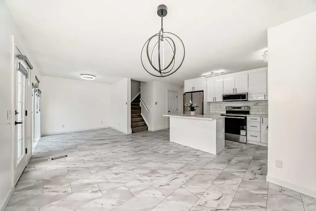 12634 Coventry Hills Way NE Calgary AB T3K 4R8