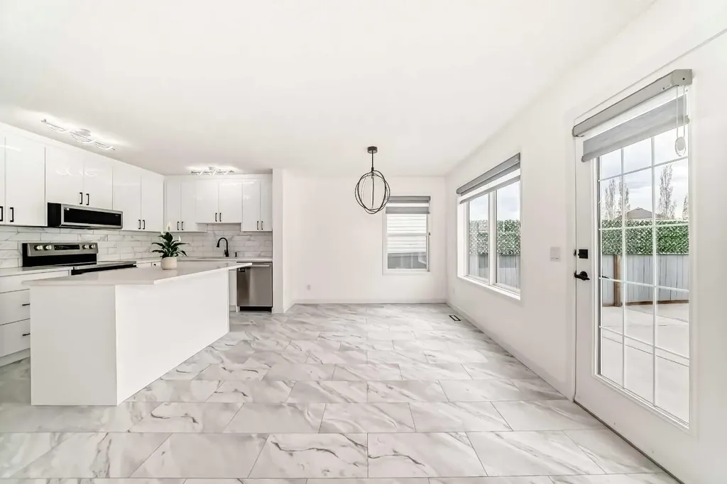 12634 Coventry Hills Way NE Calgary AB T3K 4R8