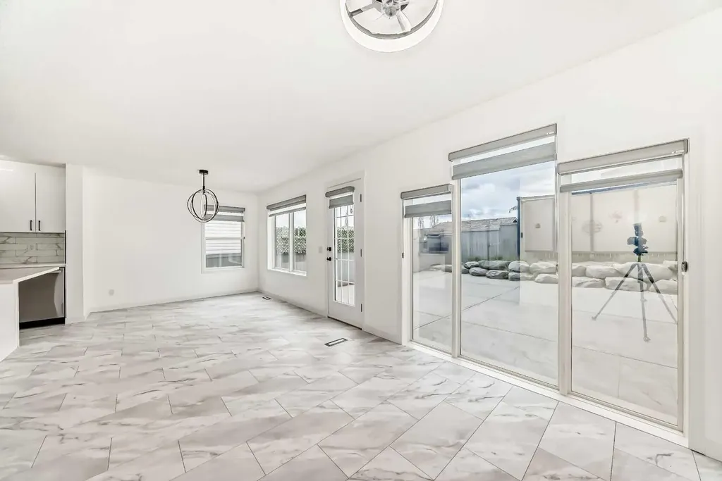 12634 Coventry Hills Way NE Calgary AB T3K 4R8