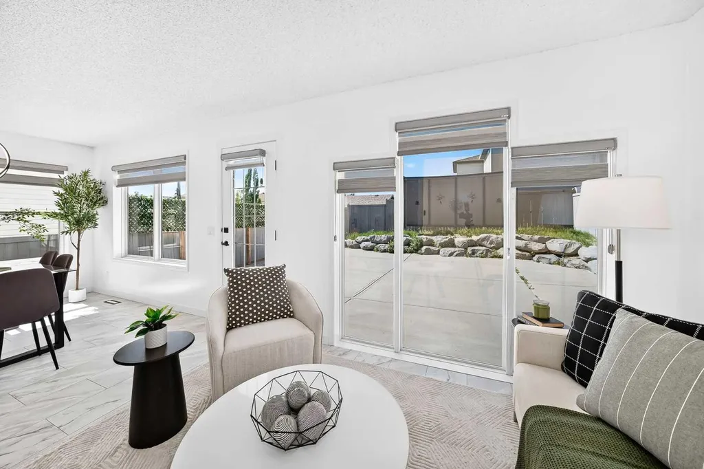 12634 Coventry Hills Way NE Calgary AB T3K 4R8