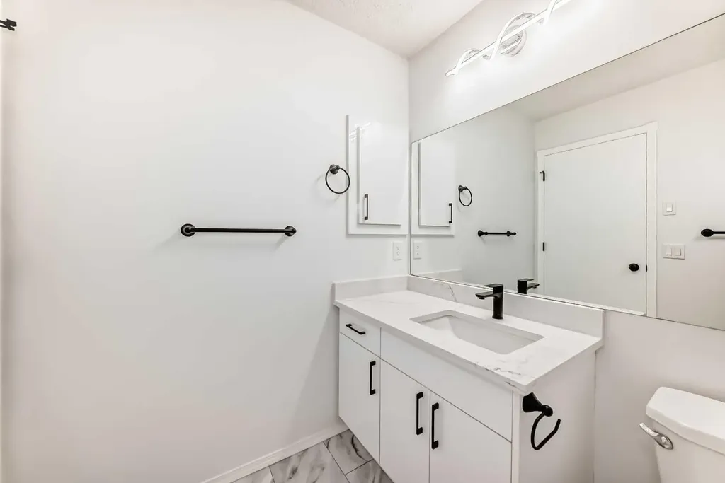 12634 Coventry Hills Way NE Calgary AB T3K 4R8