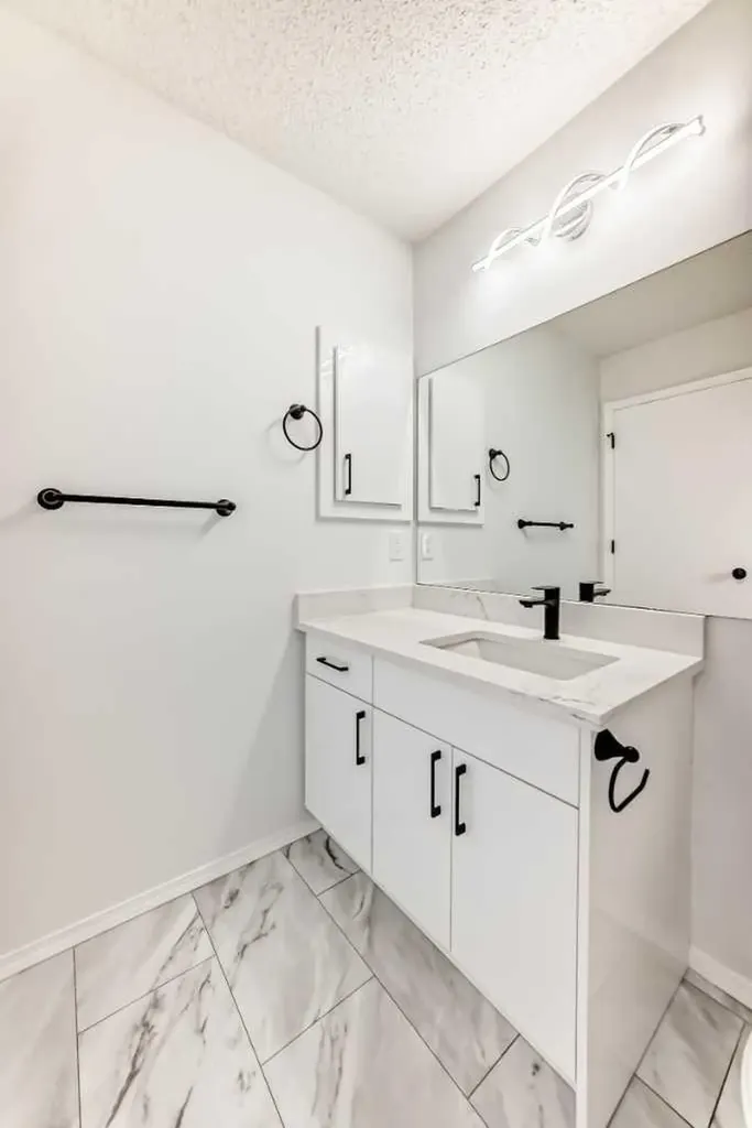 12634 Coventry Hills Way NE Calgary AB T3K 4R8
