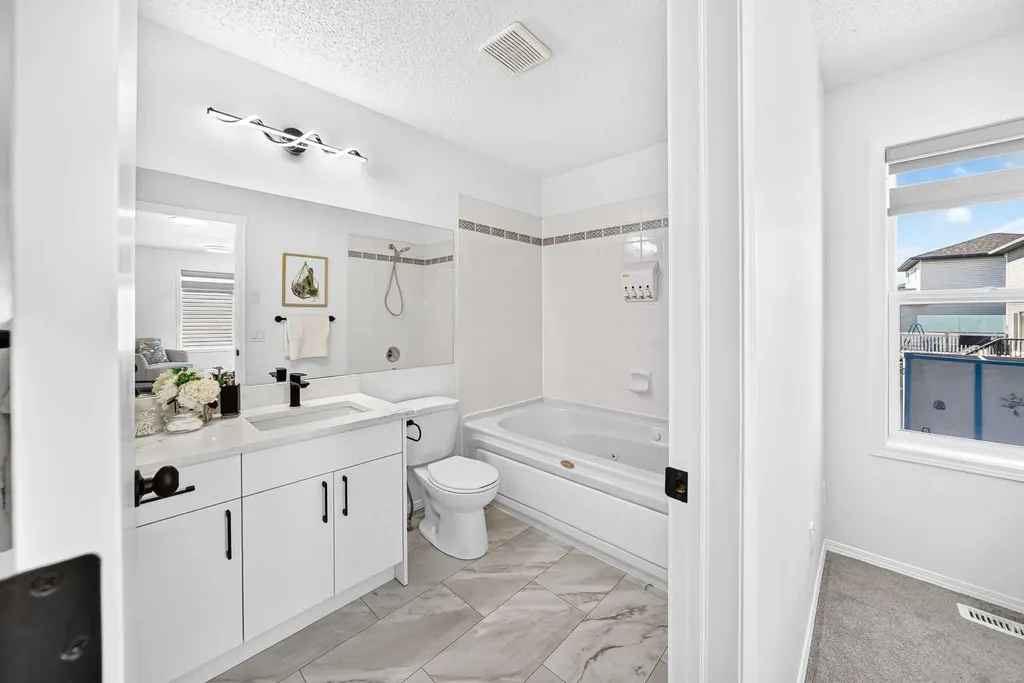 12634 Coventry Hills Way NE Calgary AB T3K 4R8