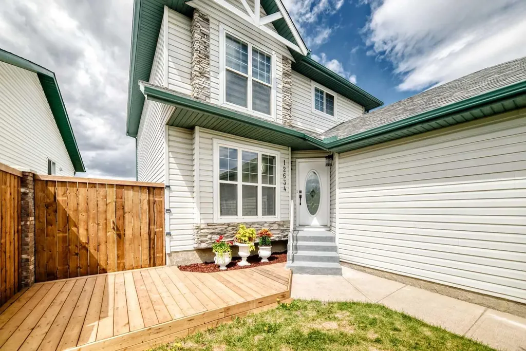 12634 Coventry Hills Way NE Calgary AB T3K 4R8