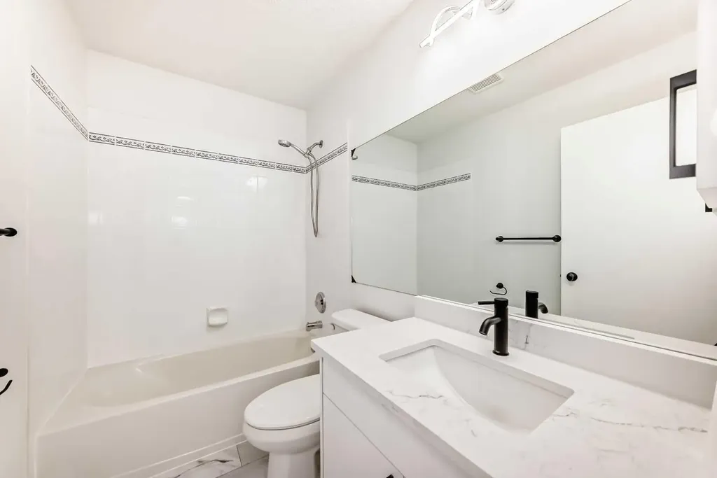 12634 Coventry Hills Way NE Calgary AB T3K 4R8