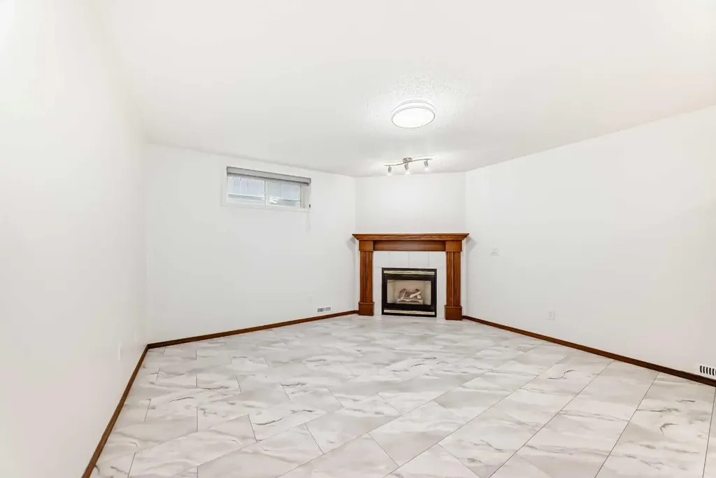 12634 Coventry Hills Way NE Calgary AB T3K 4R8