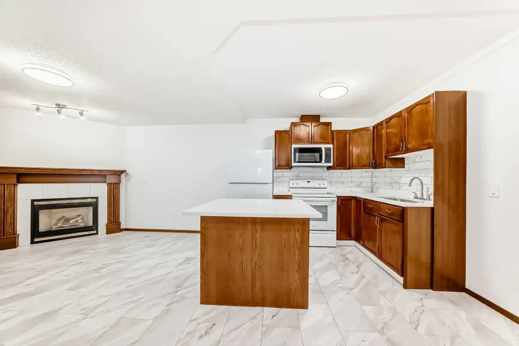 12634 Coventry Hills Way NE Calgary AB T3K 4R8