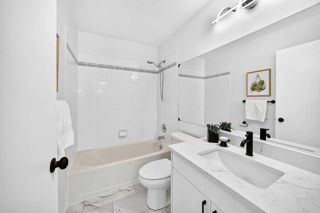 12634 Coventry Hills Way NE Calgary AB T3K 4R8