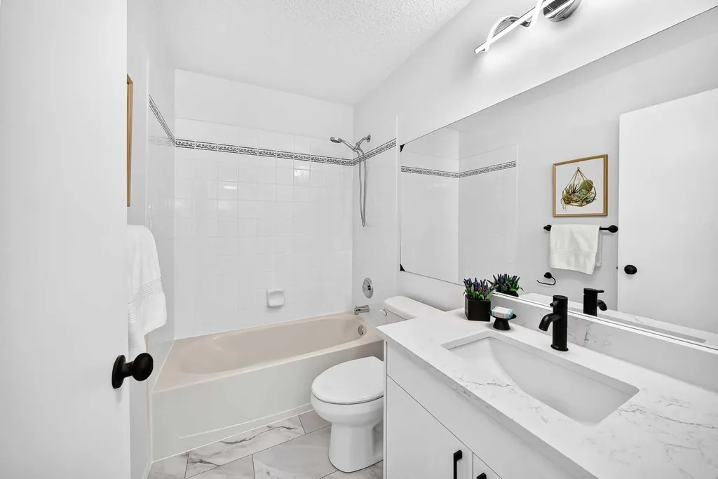 12634 Coventry Hills Way NE Calgary AB T3K 4R8