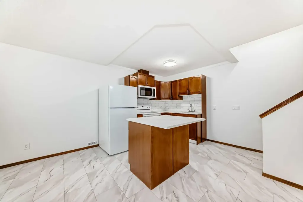 12634 Coventry Hills Way NE Calgary AB T3K 4R8