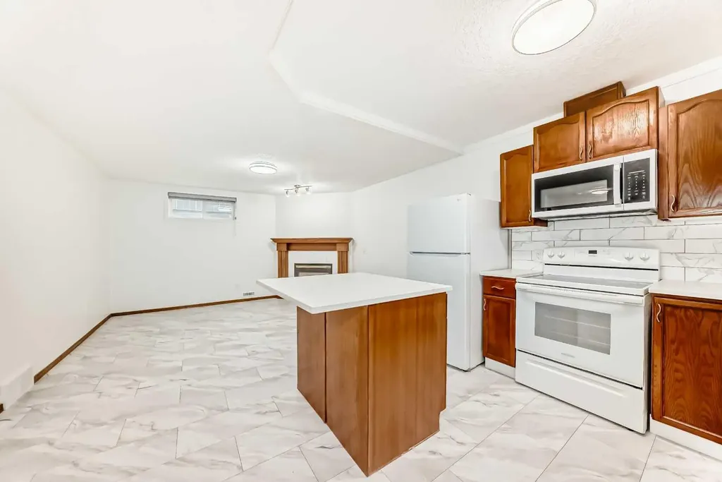 12634 Coventry Hills Way NE Calgary AB T3K 4R8