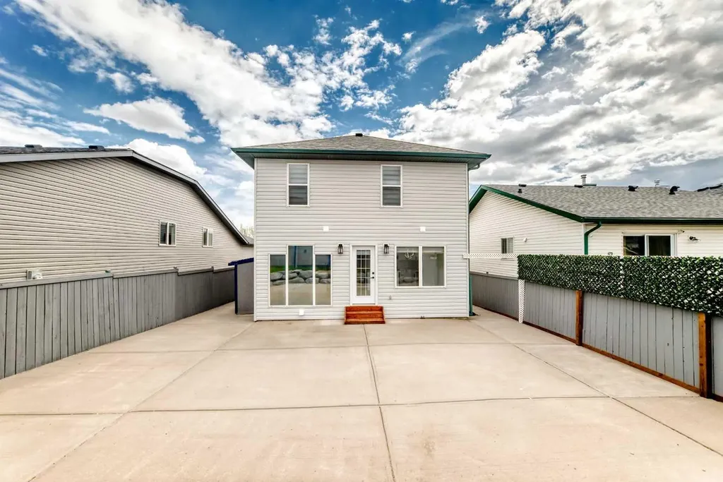 12634 Coventry Hills Way NE Calgary AB T3K 4R8