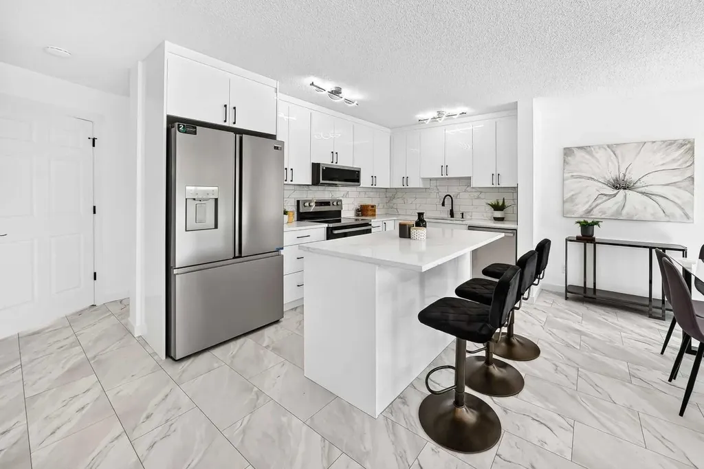 12634 Coventry Hills Way NE Calgary AB T3K 4R8