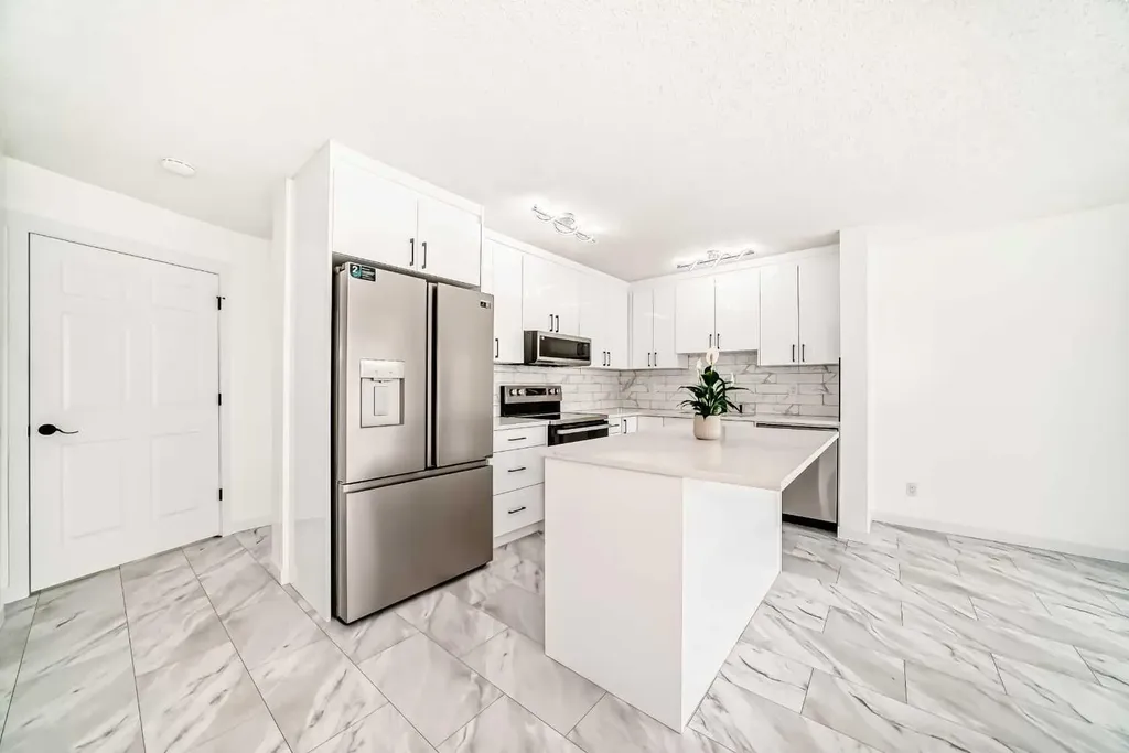 12634 Coventry Hills Way NE Calgary AB T3K 4R8