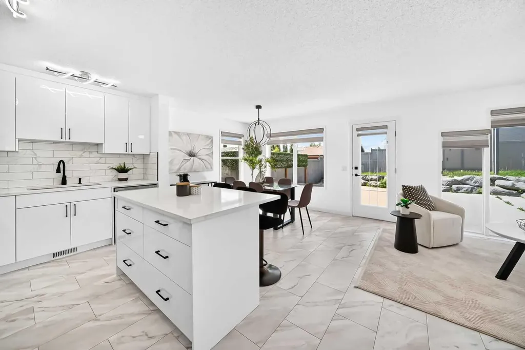 12634 Coventry Hills Way NE Calgary AB T3K 4R8