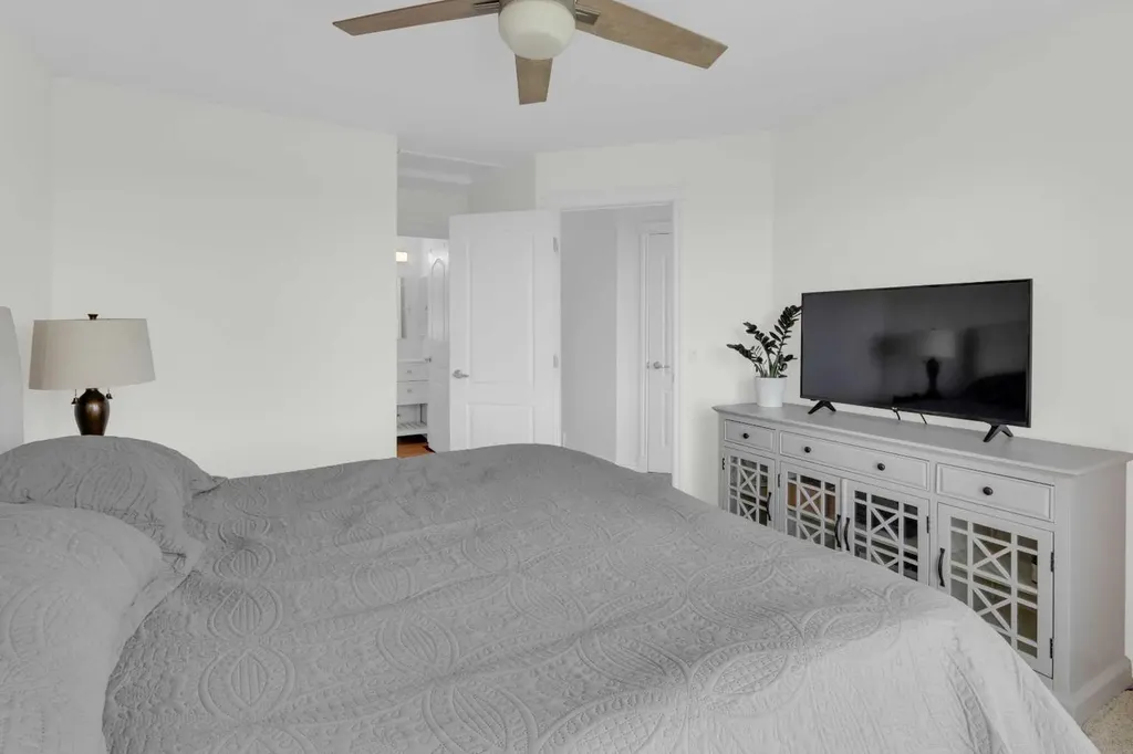 223 Arbour Stone Rise NW Calgary AB T3G 4N3