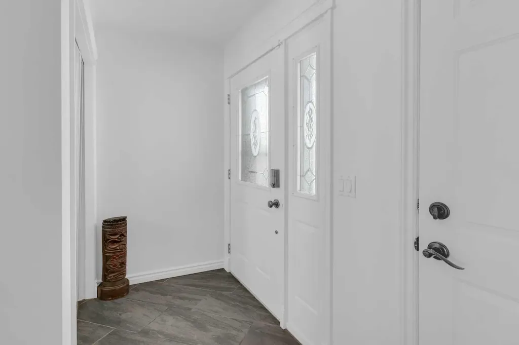 223 Arbour Stone Rise NW Calgary AB T3G 4N3