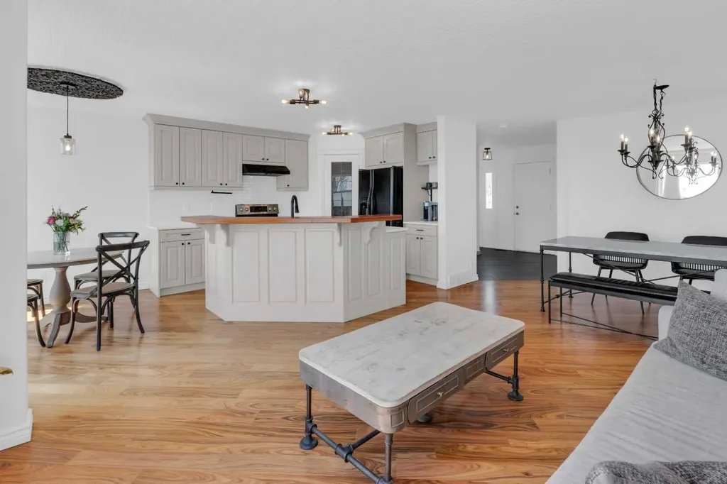 223 Arbour Stone Rise NW Calgary AB T3G 4N3