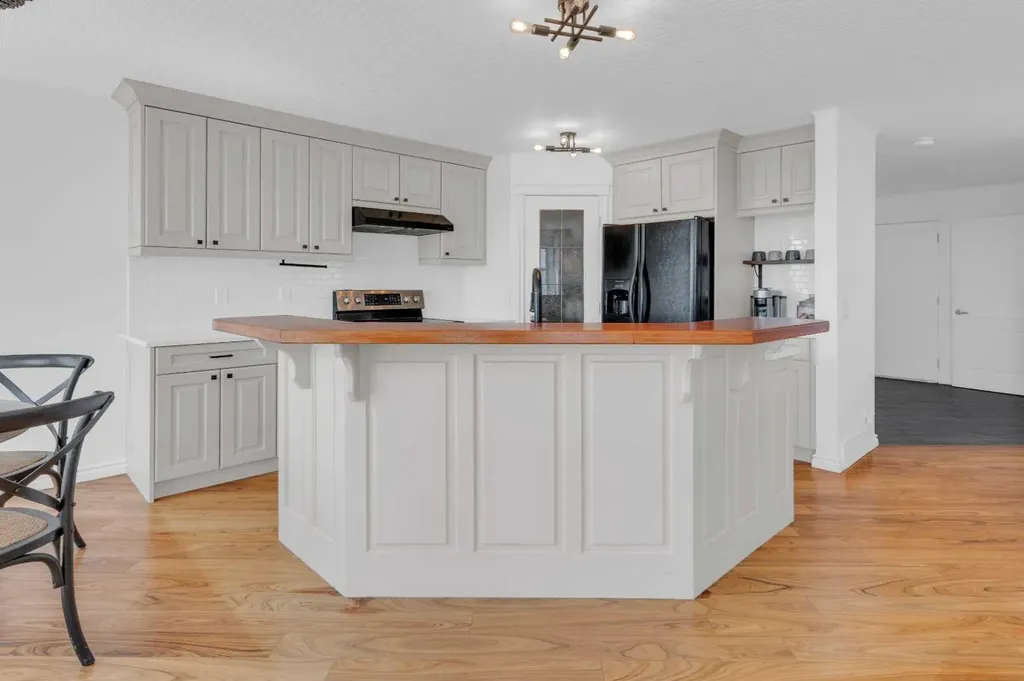 223 Arbour Stone Rise NW Calgary AB T3G 4N3