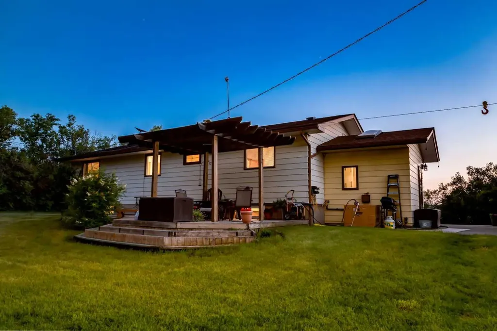 394048 Highway 783 Rural Foothills County AB T1S 6C2