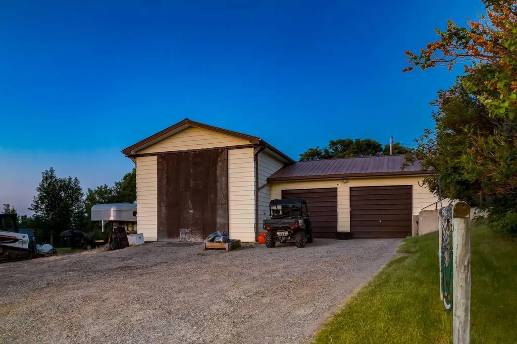 394048 Highway 783 Rural Foothills County AB T1S 6C2