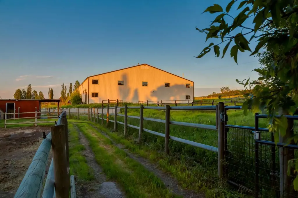 394048 Highway 783 Rural Foothills County AB T1S 6C2