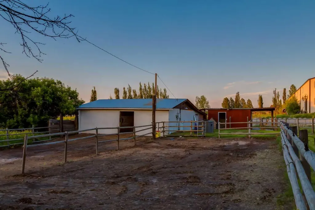 394048 Highway 783 Rural Foothills County AB T1S 6C2