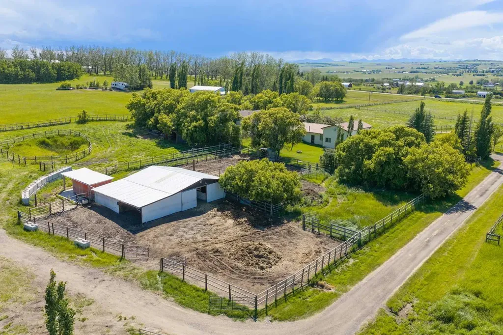 394048 Highway 783 Rural Foothills County AB T1S 6C2