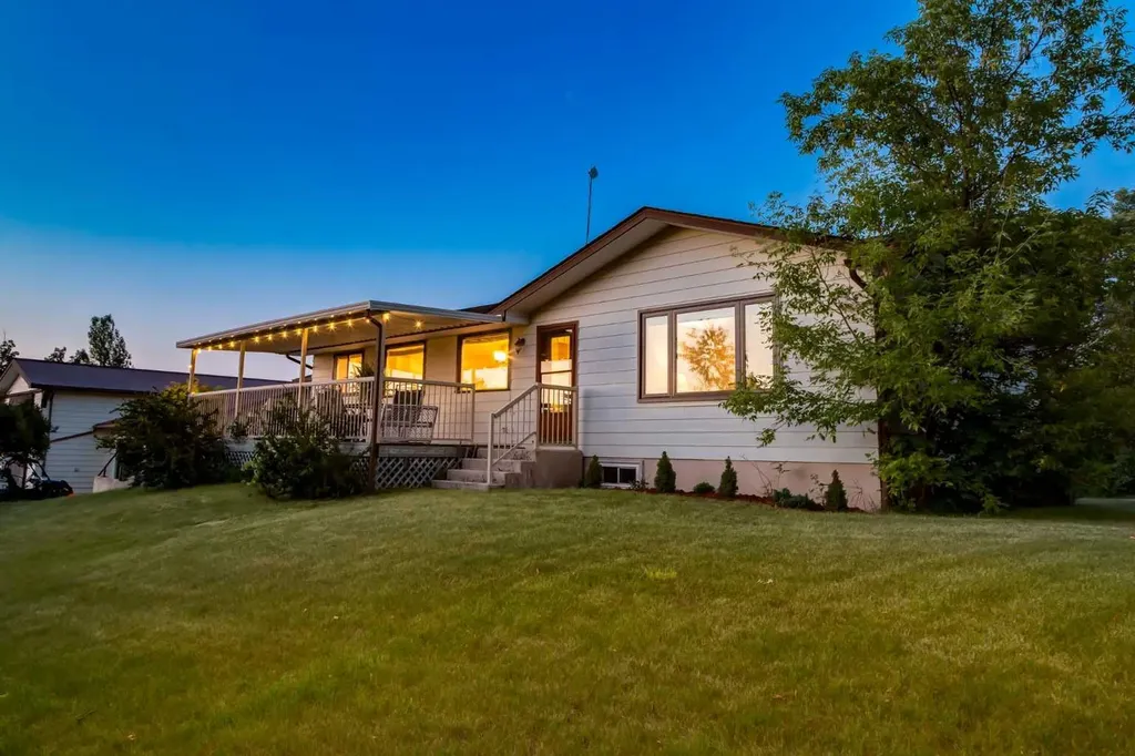 394048 Highway 783 Rural Foothills County AB T1S 6C2