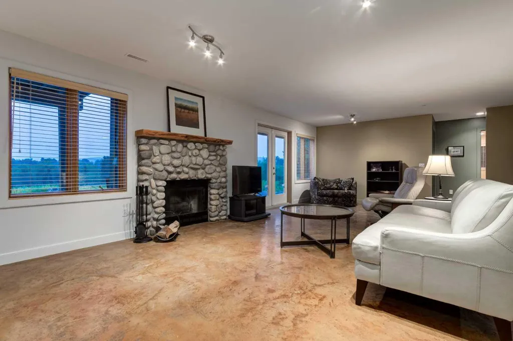 322124 240 Street W Rural Foothills County AB T0L1K0