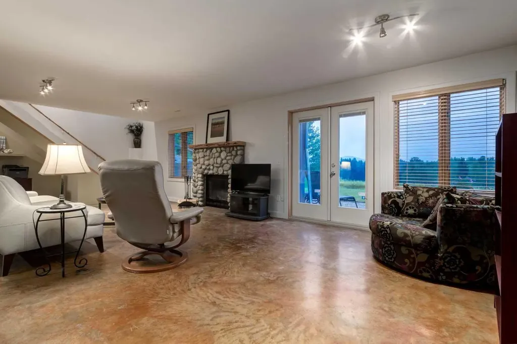 322124 240 Street W Rural Foothills County AB T0L1K0