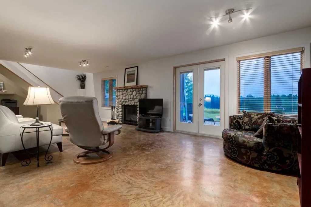 322124 240 Street W Rural Foothills County AB T0L1K0