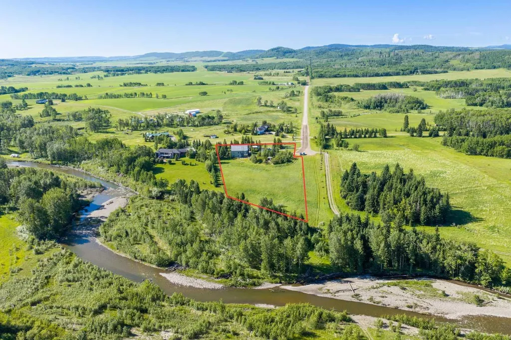 322124 240 Street W Rural Foothills County AB T0L1K0