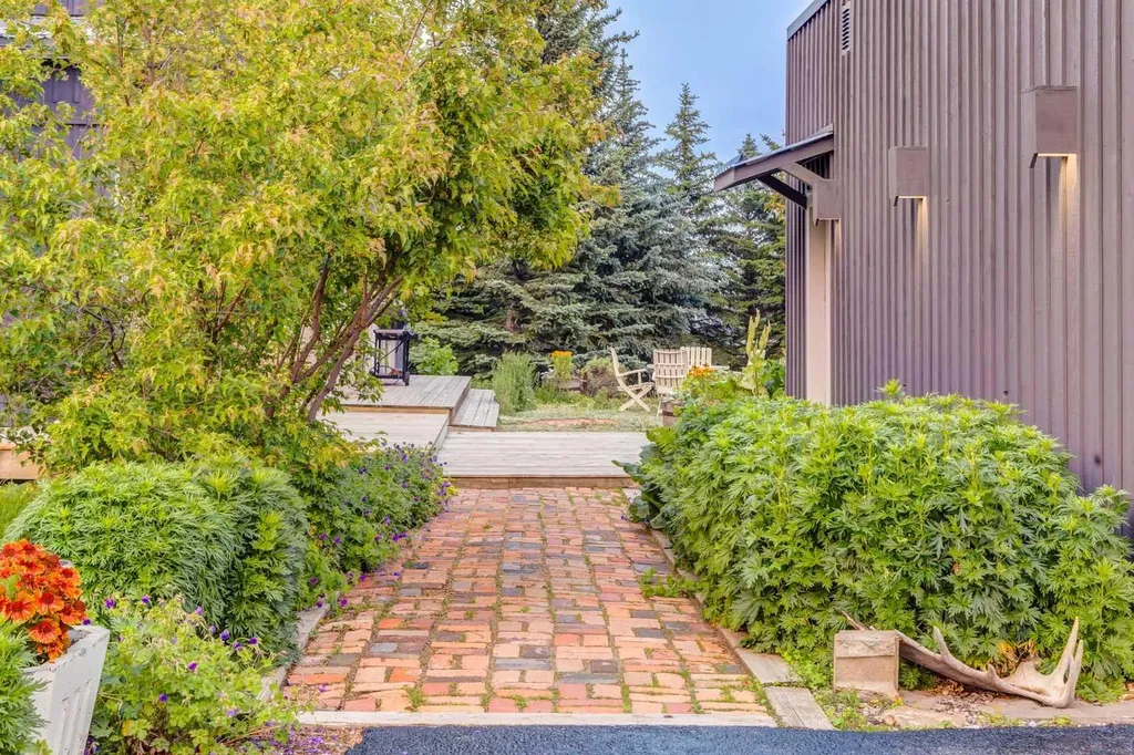 322124 240 Street W Rural Foothills County AB T0L1K0