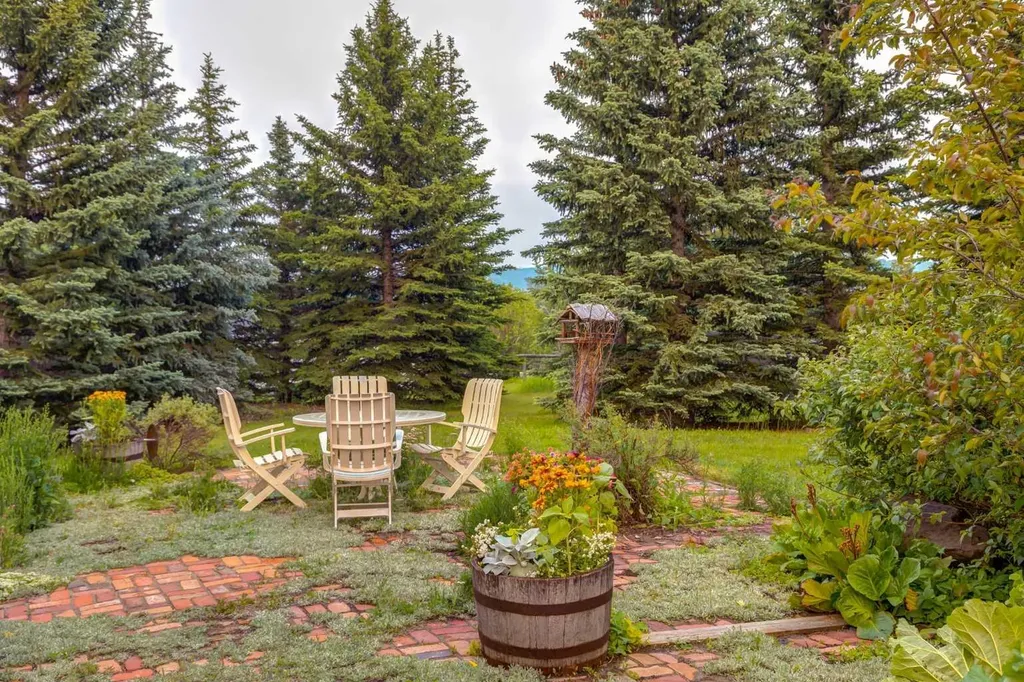 322124 240 Street W Rural Foothills County AB T0L1K0