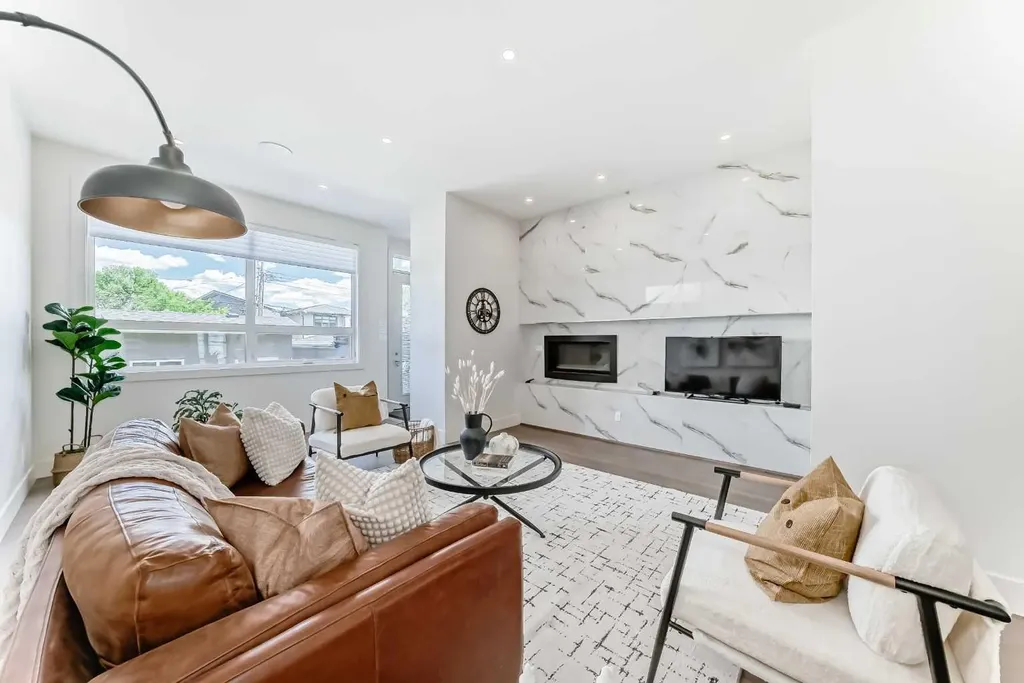 4906 21 Street SW Calgary AB T2T 5B7