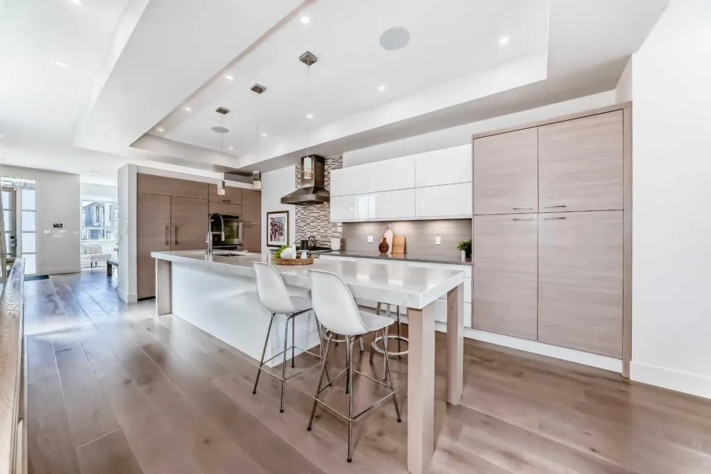 4906 21 Street SW Calgary AB T2T 5B7