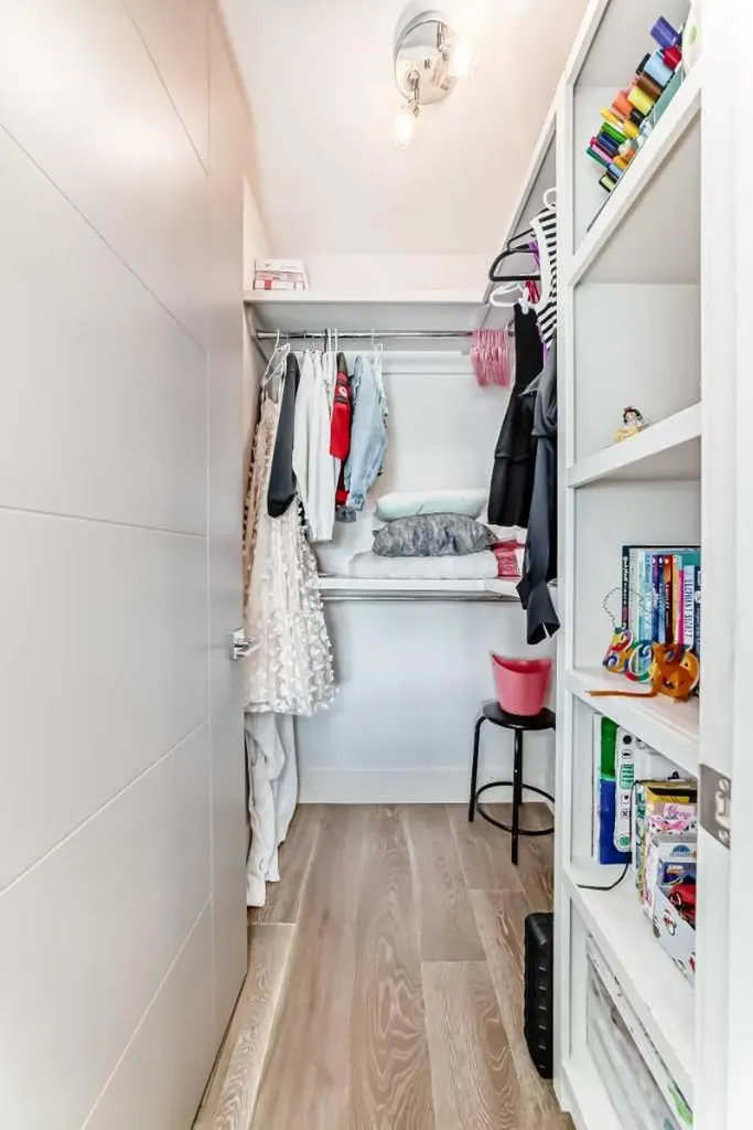 4906 21 Street SW Calgary AB T2T 5B7